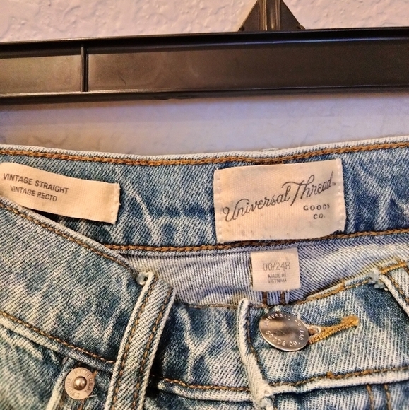 Universal Thread Straight Leg Jeans - Picture 5 of 5